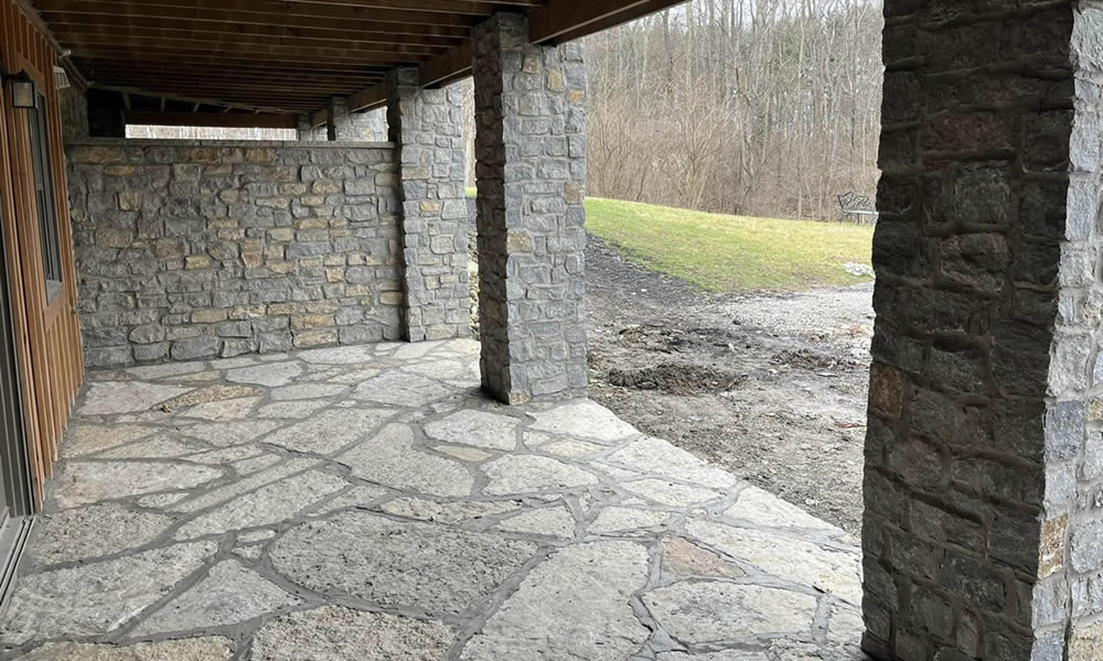 Natural veneer stone post surrounds